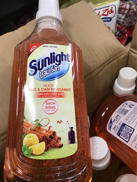 LAU SÀN SUNLIGHT THẢO MỘC QUẾ 1KG - Chai